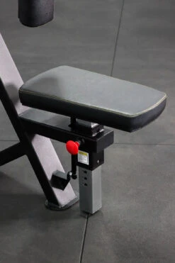 Body Iron Commercial Rear Delt / Pec Fly 31 Body Iron Commercial Rear Delt / Pec Fly -HARBINGER Shop 10.pecdec