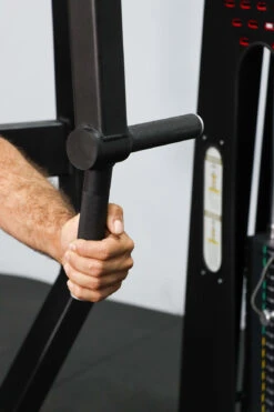 Body Iron Commercial Rear Delt / Pec Fly 33 Body Iron Commercial Rear Delt / Pec Fly -HARBINGER Shop IMG 4313 Edit